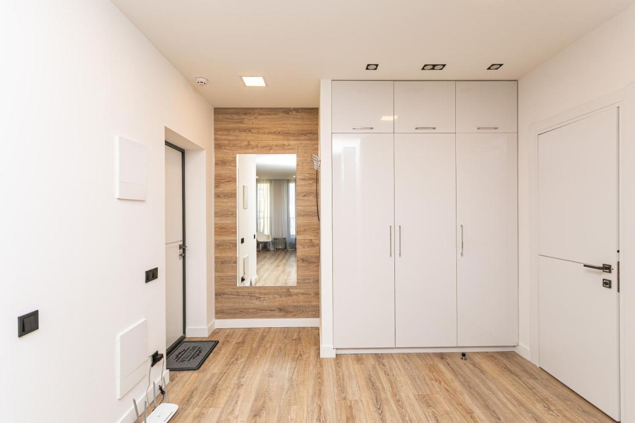 Petrovdom 190-199-216 In Spacious Apartments At Rc New York Concept House 基輔 外观 照片