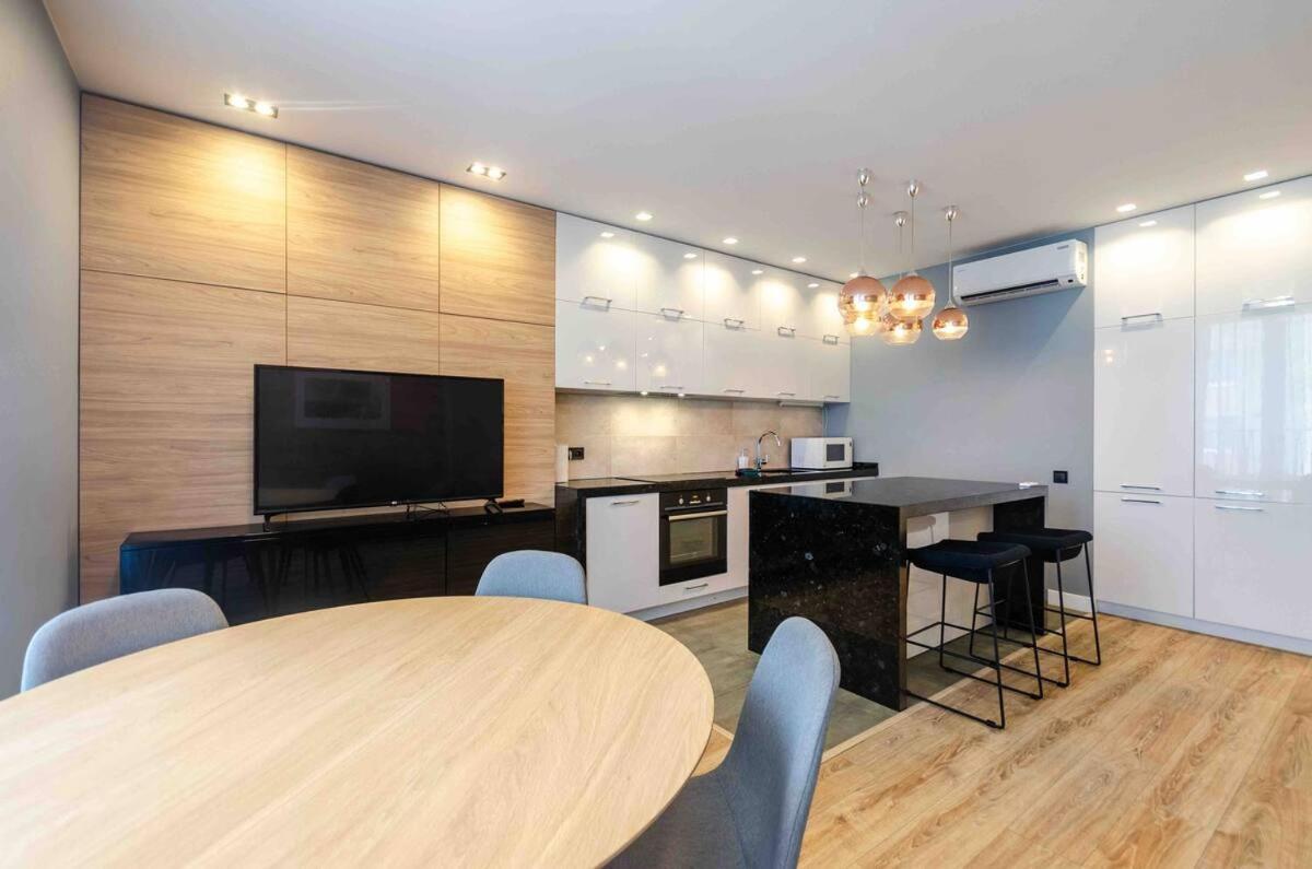 Petrovdom 190-199-216 In Spacious Apartments At Rc New York Concept House 基輔 外观 照片